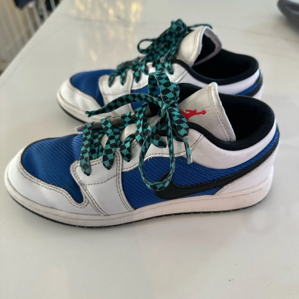 Nike Air Jordan 1 Low SE Big Kids' Shoes size 4.5 royal blue Jade